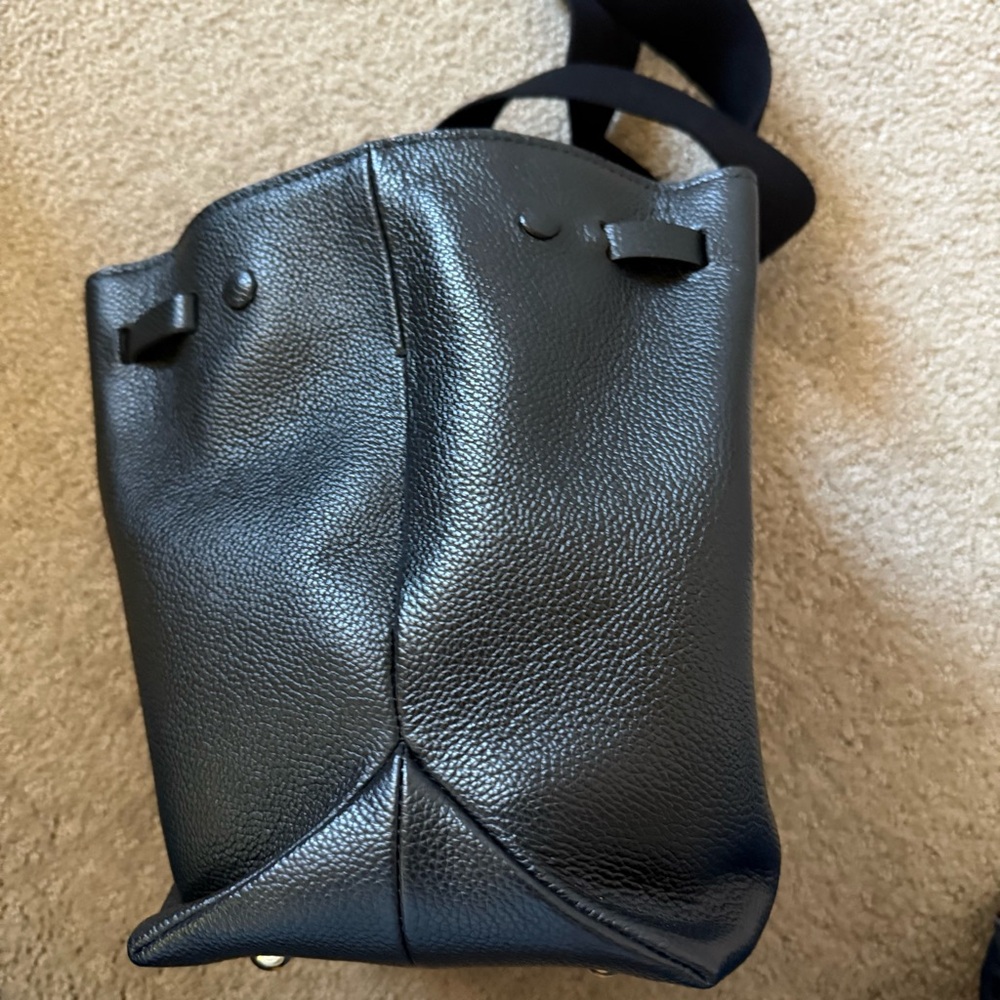 DeMellier  New York Leather Bucket Bag in Black Leather, Gold Hardware - Picture 6 of 16